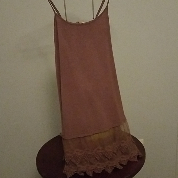 Slim strap top with flowing lace hemline - Picture 1 of 1